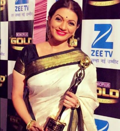 Сурбхи Чандна Премия Zee Gold Awards 2017