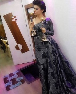 Сурбхи Чандна Премия Zee Gold Awards 2017