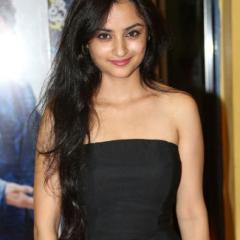 Madirakshi_Mundle_16