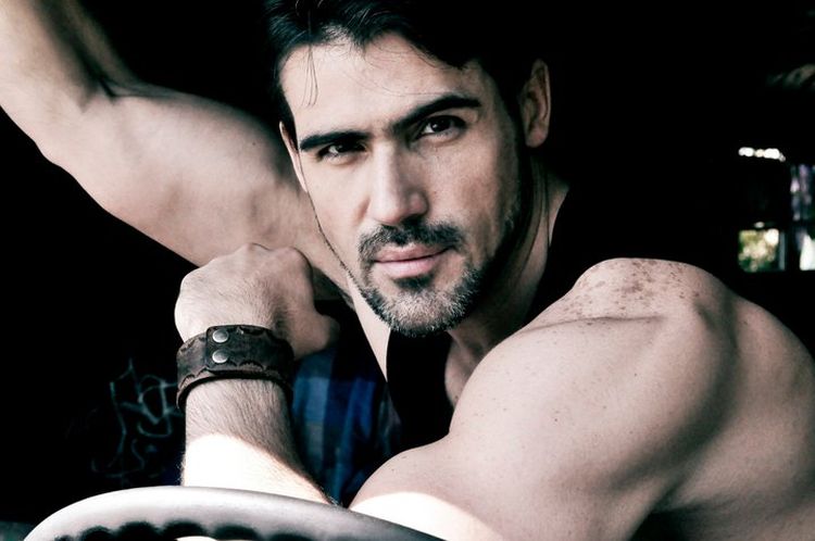 Хосе Гильермо Кортинес Хосе Гильермо Кортинес, Jose Guillermo Cortines, Хосе Гильермо Кортинес латиноамериканский актер.