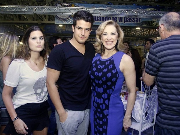 Бразильская актриса Клаудия Райя, Клаудия Райя, Клаудия Райя бразильская актриса с сыном Энзо Селулари