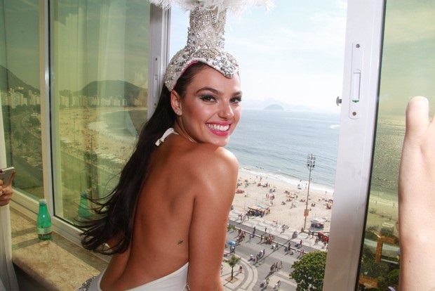 Бразильская актриса Изис Вальверде на карнавале в Копакабане