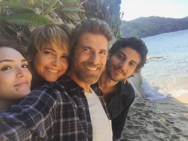 Бразильские актеры Рейнальдо Джаниччини, Шай Суэди, Клаудия Абреу, Изабель Драммонд на съемках бразильского сериала "Закон любви / A Lei do Amor"