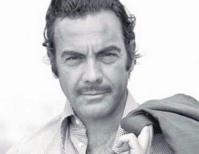 Турецкий актер Кенан Имирзалыоглу Турецкий актер Айхан Ишик, Айхан Ишик, Айхан Ишик турецкий актер