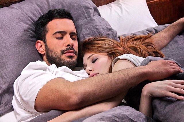 Турецкие актеры Барыш Ардуч и Эльчин Сангу в сериале Любовь в аренду, Барыш Ардуч и Эльчин Сангу в сериале Любовь в аренду, Барыш Ардуч и Эльчин Сангу турецкие актеры в сериале Любовь в аренду