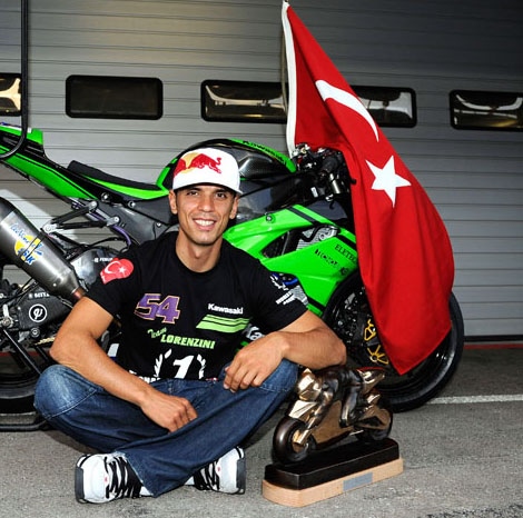 Турецкий спортсмен Кенан Софуоглу