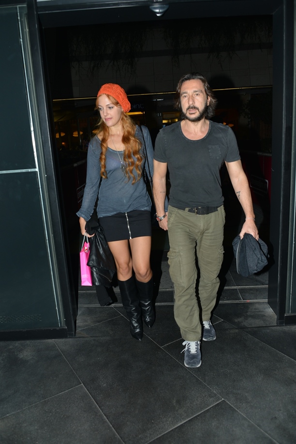 Турецкая актриса Мерьем Узерли и Джан Атеш, Мерьем Узерли и Джан Атеш, Мерьем Узерли турецкая актриса и Джан Атеш