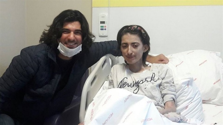 Турецкий актер  Энгин Акюрек в больнице Göztepe Medical Park,  Энгин Акюрек в больнице Göztepe Medical Park,  Энгин Акюрек турецкий актер в больнице Göztepe Medical Park