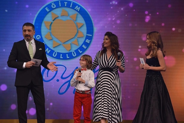 Турецкие актеры Джем Давран, Атаберк Мутлу, Шебнем Бозоклу и Бурчин Терзиоглу, Джем Давран, Атаберк Мутлу, Шебнем Бозоклу и Бурчин Терзиоглу, Джем Давран, Атаберк Мутлу, Шебнем Бозоклу и Бурчин Терзиоглу турецкие актеры