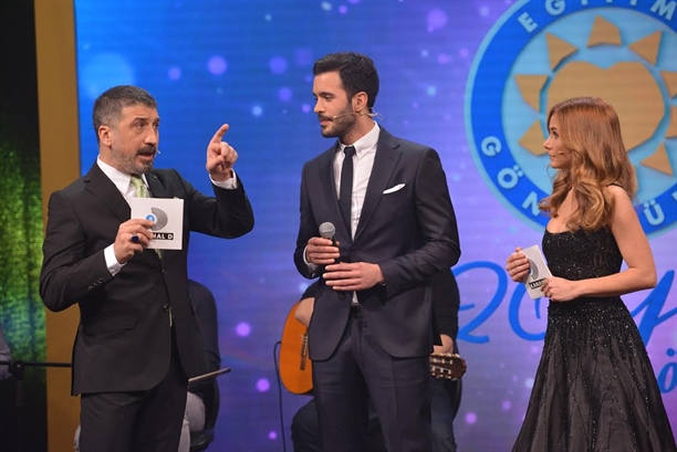 Турецкие актеры  Джем Давран, Барыш Ардуч и Бурчин Терзиоглу,  Джем Давран, Барыш Ардуч и Бурчин Терзиоглу,  Джем Давран, Барыш Ардуч и Бурчин Терзиоглу турецкие актеры