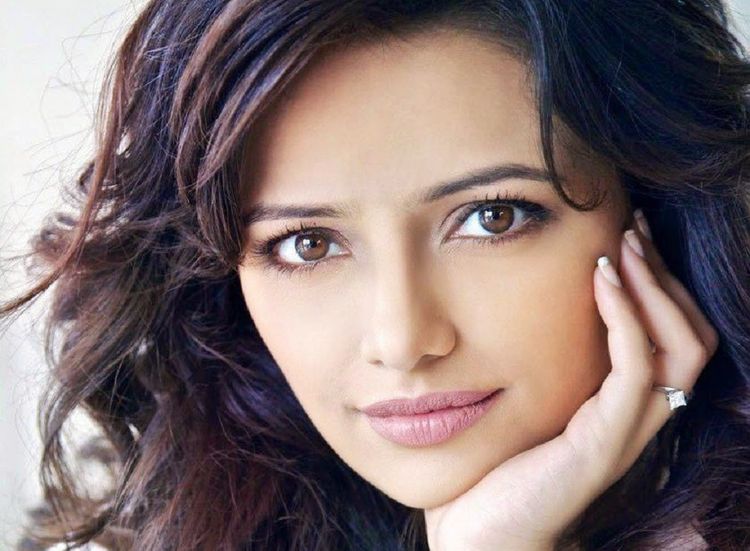 Рошни Чопра, Roshni Chopra, Рошни Чопра индийская актриса.