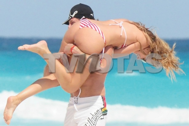 Мексиканский актер Габриэль Сото, венесуэльская актриса Марджори де Сауса