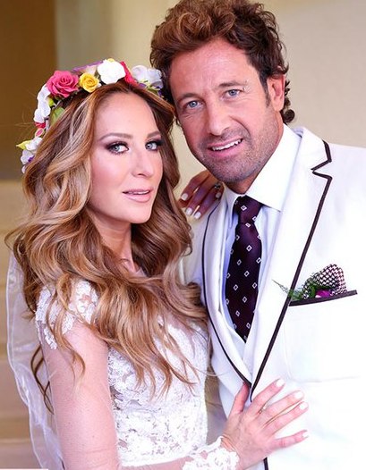 Мексиканская актриса Херальдин Базан, Мексиканский актер Габриэль Сото, венесуэльская актриса Марджори де Сауса